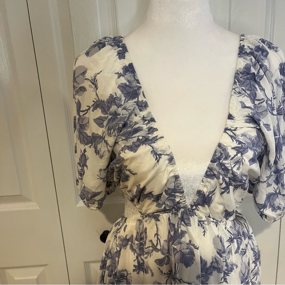 Bardot, Blue & White Floral Cutout Mini Dress Cotton, Size M EUC - Picture 10 of 16